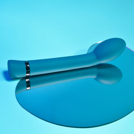 Playboy Pleasure On The Spot G Spot Vibrator with female sex toy in water